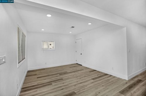 260 Patricia Ave, West Pittsburg CA  94565-4109 exterior