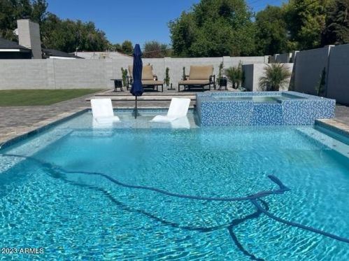 8001 11th Ave, Phoenix AZ  85021-5626 exterior