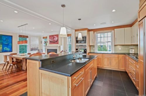 129 Loring Ave, New Rochelle NY  10803-2013 exterior