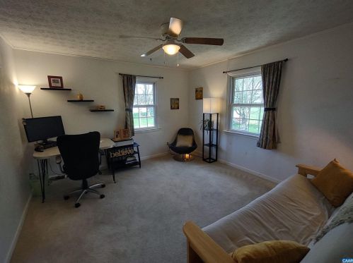 1054 Chestnut Dr, Harrisonburg VA  22801-1608 exterior