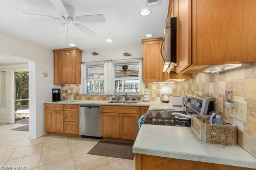 2355 Lemon St, Saint James City FL  33956-2082 exterior