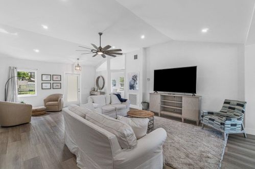 200 1st Ave, Delray Beach FL  33444-3715 exterior