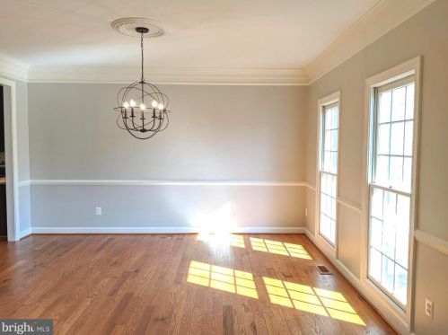 5936 Amber Ridge Rd, Haymarket VA  20169-2620 exterior