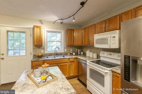 277 Black Cub Run Ln, Harpers Ferry WV  25425-6805 exterior