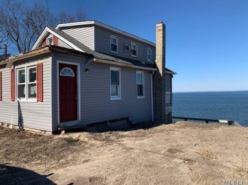 115 Shore Dr, Scotts Beach, NY 11789-1145