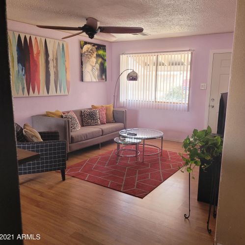 6628 Peck Dr, Glendale, AZ 85301-4918