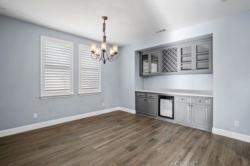 27836 Mariposa Ln, Santa Clarita CA  91384-4114 exterior