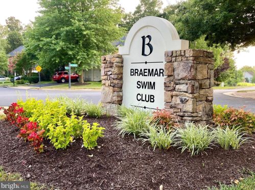 10056 Naughton Ct, Bristow VA  20136-3068 exterior