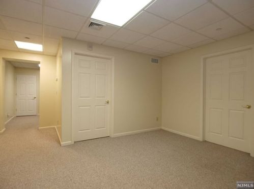 9 Hamburg Tpke, Kinnelon NJ 07405-1539 exterior