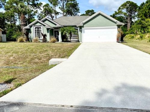 2732 Dinner St, Fort Pierce, FL 34953-2885