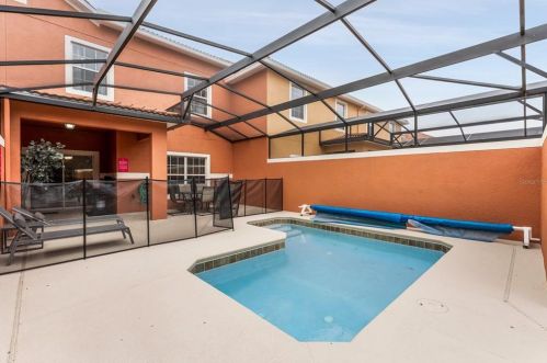 8927 Bismarck Palm Rd, Kissimmee FL 34747-1547 exterior