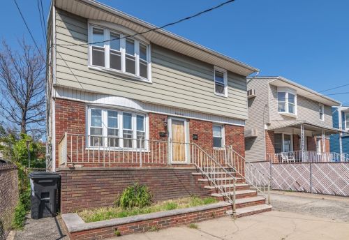 47 14th St, Bayonne, NJ 07002-3508