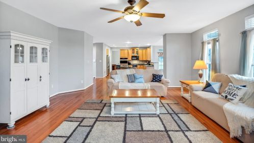 26 Kristen Ln, West Deptford NJ  08051-1672 exterior