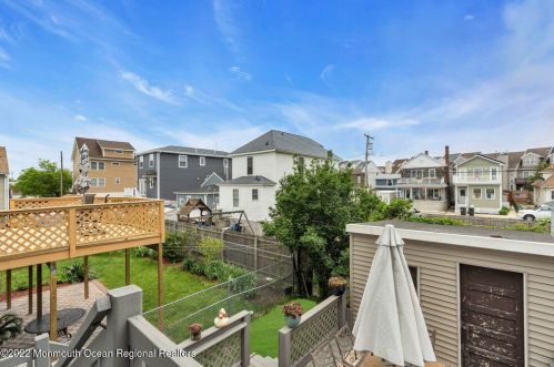 57 Barberie Ave, Monmouth Hills NJ  07732-1518 exterior