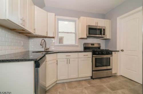 85 Osborne Pl, Irvington NJ  07111-2921 exterior