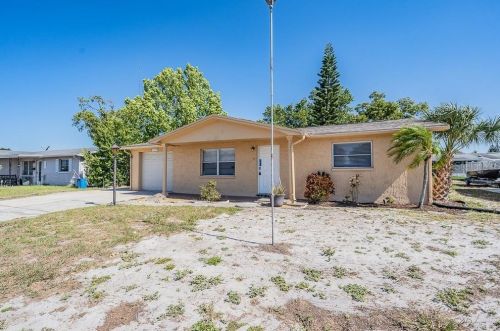 3249 Holiday Lake Dr, Tarpon Springs FL  34691-5013 exterior