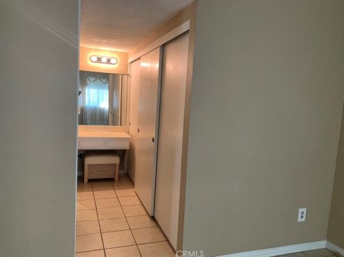 16705 Minter Ct, Santa Clarita CA  91387-3275 exterior
