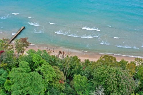 4114 Lk Dr, Milwaukee WI 53211-1719 exterior