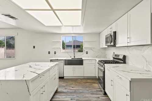 222 Condor Dr, Rialto CA  92377-4718 exterior