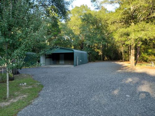 194 Creekside Ln, Defuniak Springs FL  32433-4906 exterior
