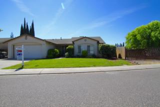 2042 Laredo Ln, Riverbank, CA 95367-9624