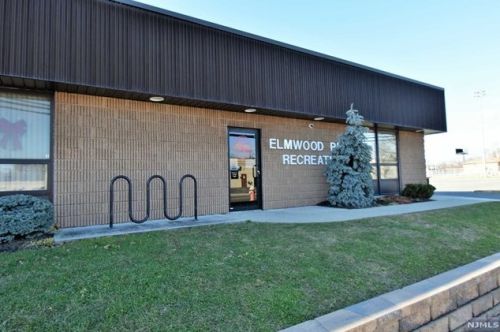 26 Elmwood Ter, Elmwood Park NJ  07407-1729 exterior