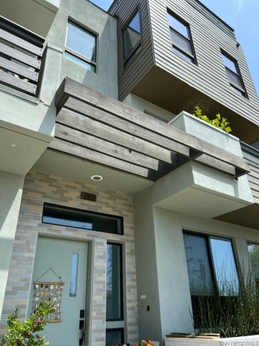 2555 State St, Carlsbad CA  92008-1623 exterior