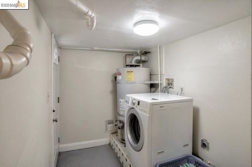 3241 Hollis St, Oakland CA 94608-2514 exterior