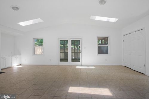 15109 Cloverdale Rd, Woodbridge VA  22193-1650 exterior