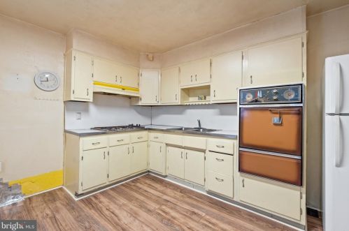 1424 Jackson St, Philadelphia PA 19145-3617 exterior