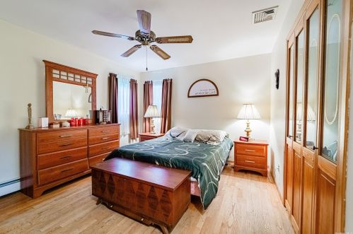 11 Garden St, Holtsville NY  11742-1408 exterior