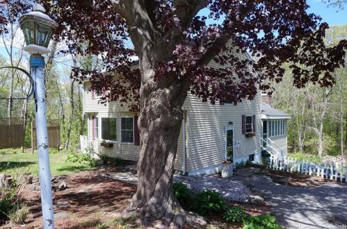 76 Pamela Ave, Groton, CT 06340-3426