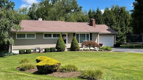 131 Decker Dr, New Castle, PA 16105-1501