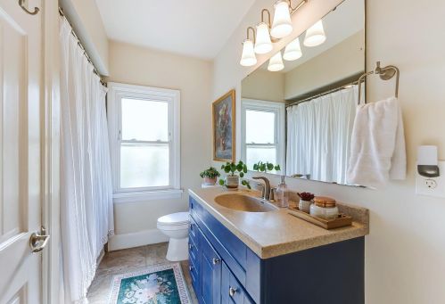 3260 Galbraith Rd, Cincinnati OH 45239-3903 exterior