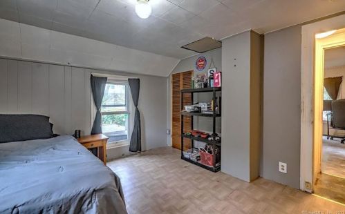 1 Hunters Ln, Ansonia CT  06401-2022 exterior