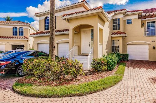 800 Lambiance Cir, Naples, FL 34108-0770