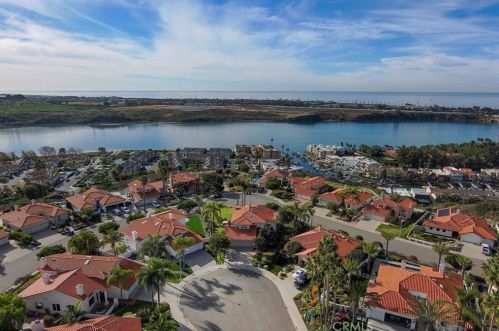4565 Sea Bluff Cir, Carlsbad CA  92008-3671 exterior