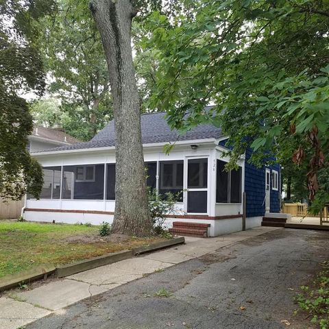 526 Glenmere Ave, Wall Township, NJ 07753-5645