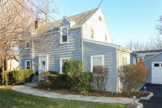 1 Edgewood Ave, Larchmont, NY 10538-2302
