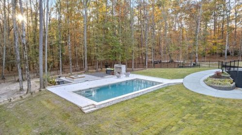 215 Diamond Pt, Fayetteville GA  30215-5149 exterior