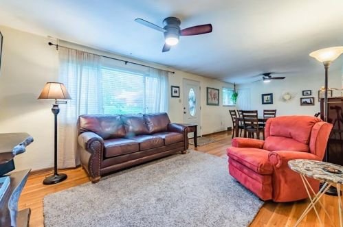 142 Skylark Dr, Glenshaw, PA 15116-1251