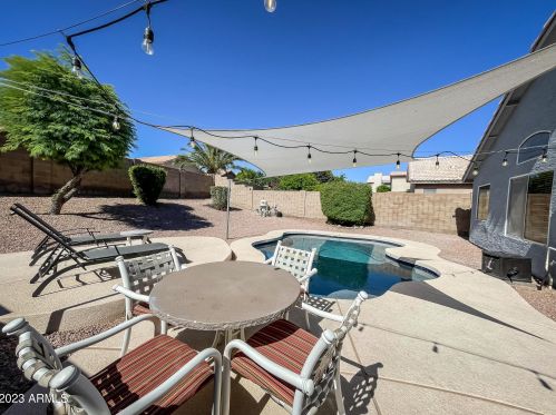 2227 Escuda Rd, Phoenix, AZ 85024-1232