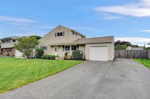 60 Koenig Ln, East Freehold, NJ 07728-2871