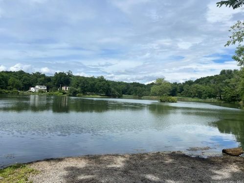 338 Union Valley Rd, Mahopac NY  10541-4333 exterior