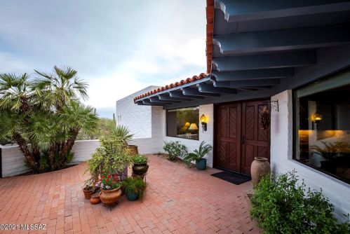 4351 Saranac Dr, Tucson, AZ 85718-6733
