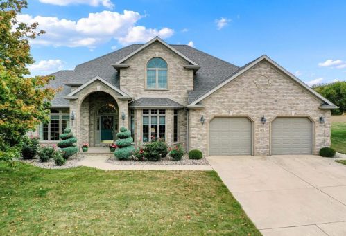 3317 Pebble Beach Ct, Green Bay, WI 54311-7268