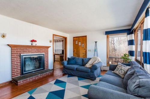 691 Millbrook Rd, Middletown CT  06457-5523 exterior