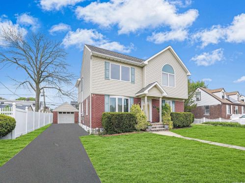 2199 Bright Ave, Hempstead, NY 11554-2020