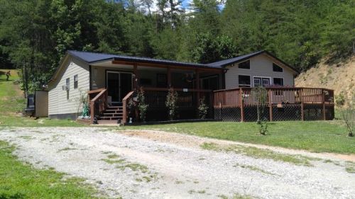 482 Moose Branch Rd, Lake Santeetlah, NC 28771-7803