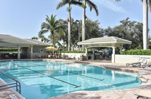 3685 Buttonwood Way, Naples FL  34112-8414 exterior